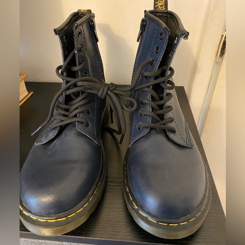 Dr. Martens junior Delaney 1460 boots navy